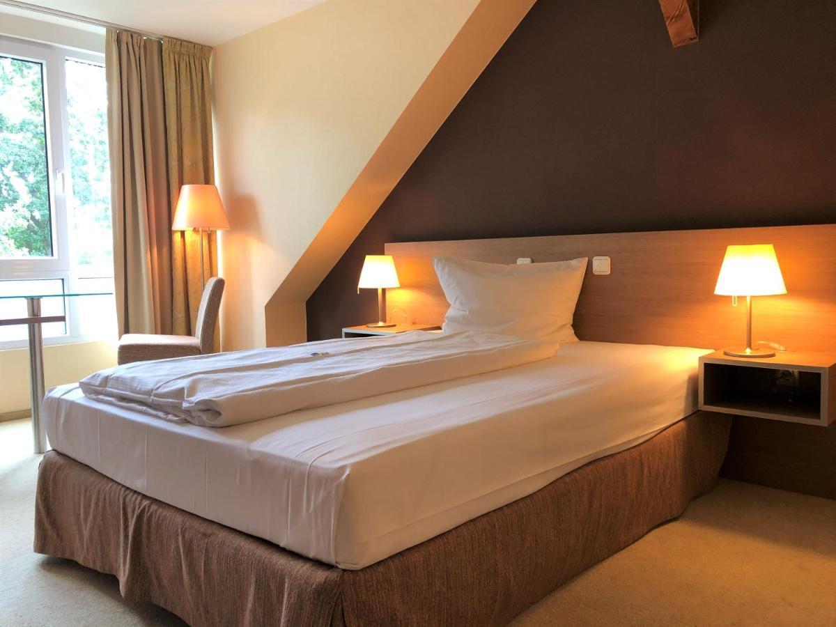 Hotel Seeblick Thuelsfeld ภายนอก รูปภาพ
