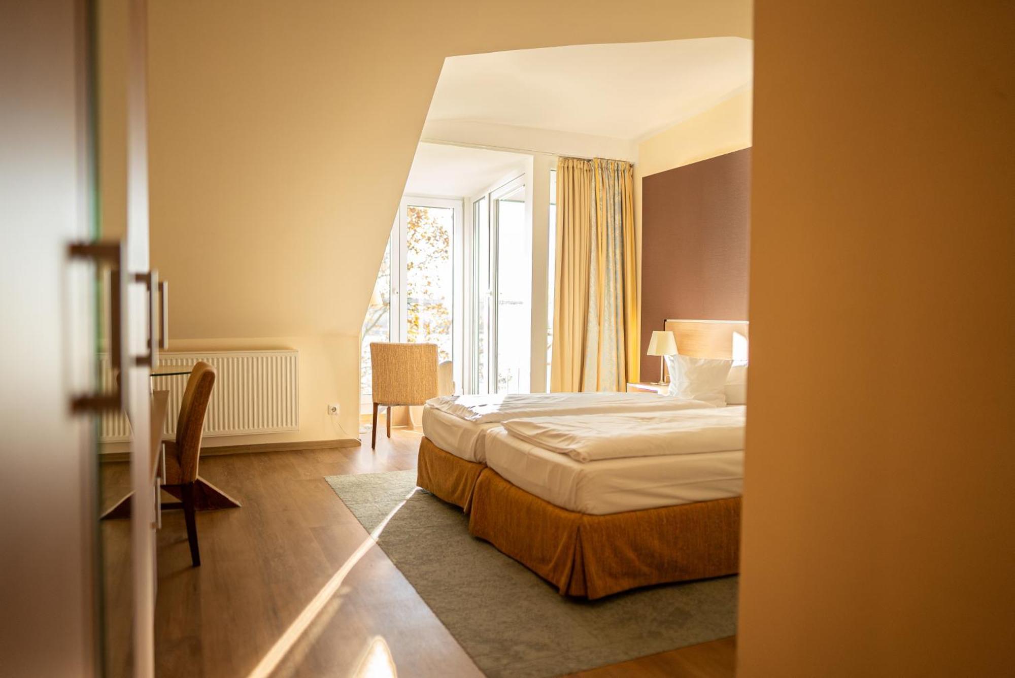 Hotel Seeblick Thuelsfeld ภายนอก รูปภาพ