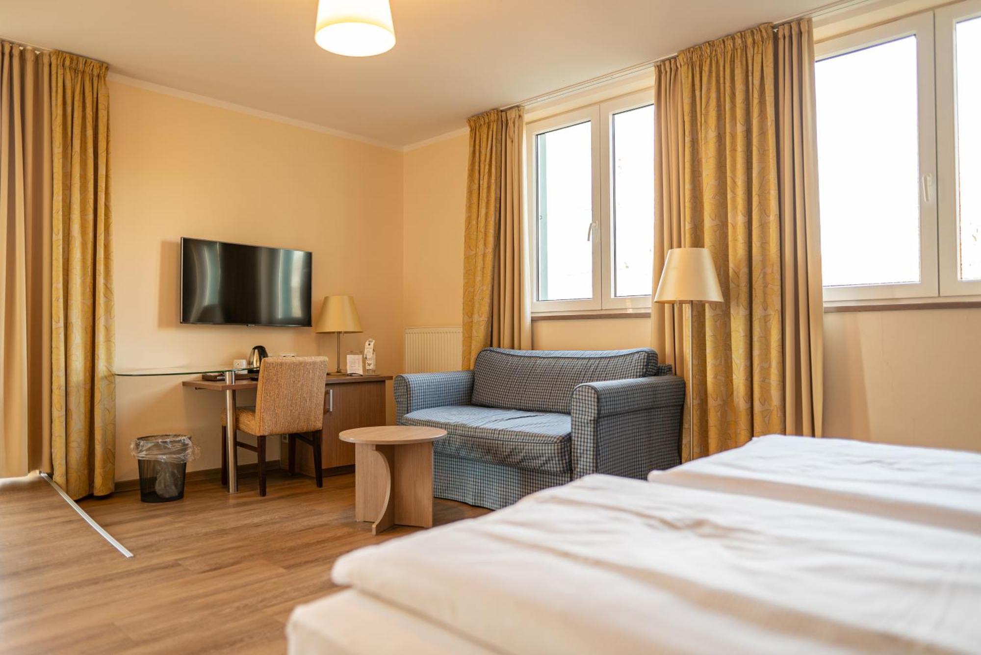 Hotel Seeblick Thuelsfeld ภายนอก รูปภาพ