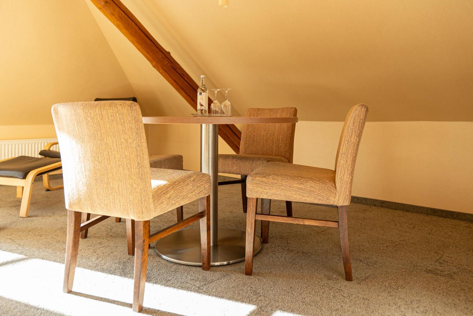Hotel Seeblick Thuelsfeld ภายนอก รูปภาพ