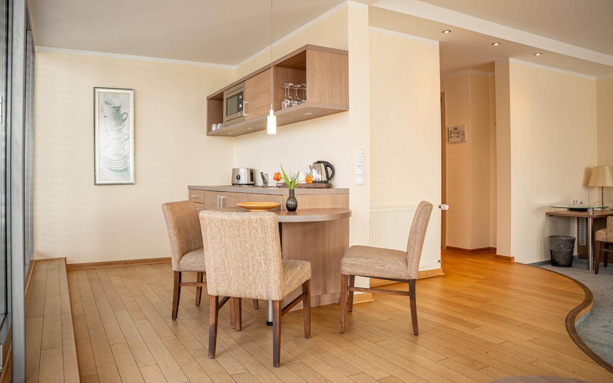 Hotel Seeblick Thuelsfeld ภายนอก รูปภาพ