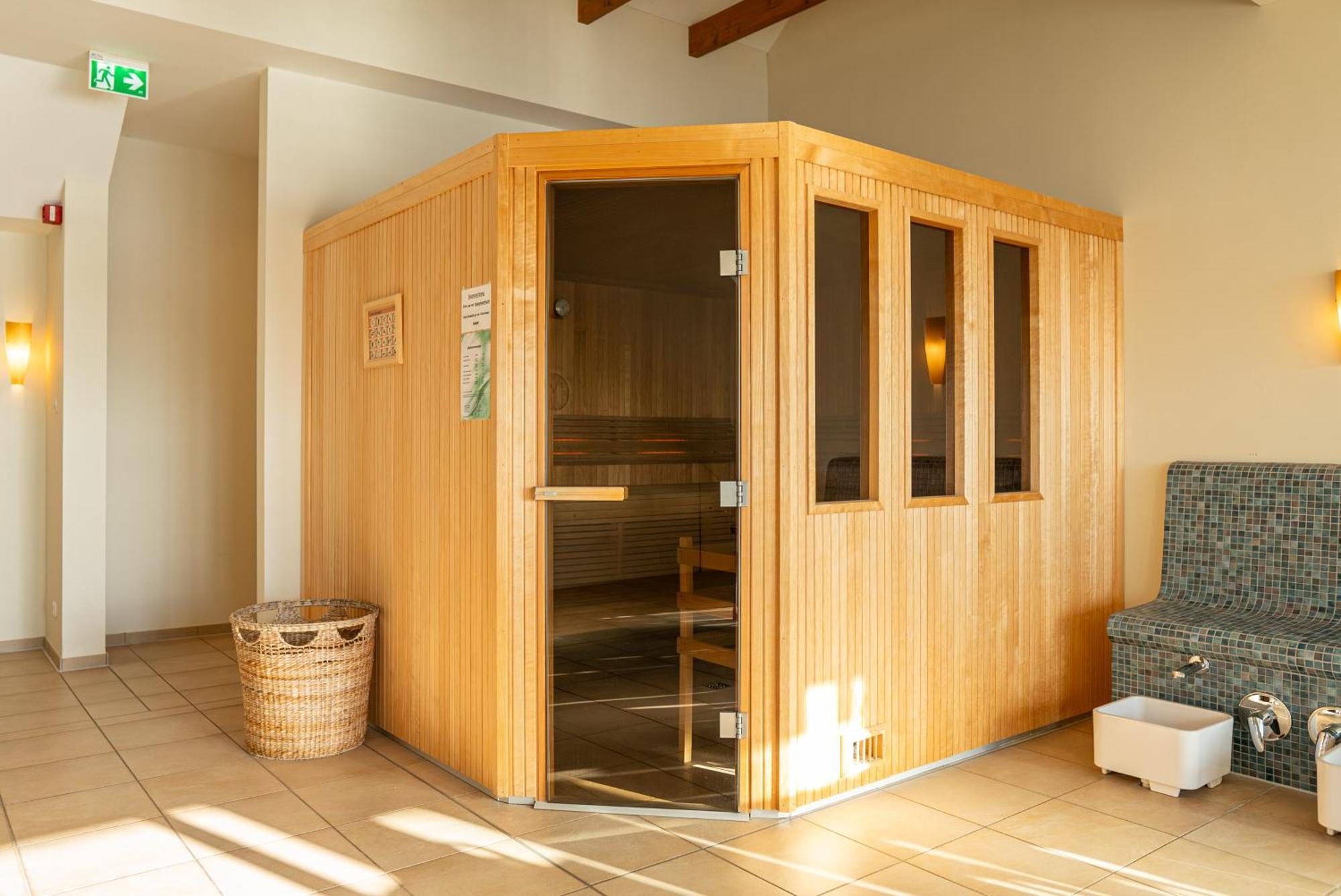 Hotel Seeblick Thuelsfeld ภายนอก รูปภาพ