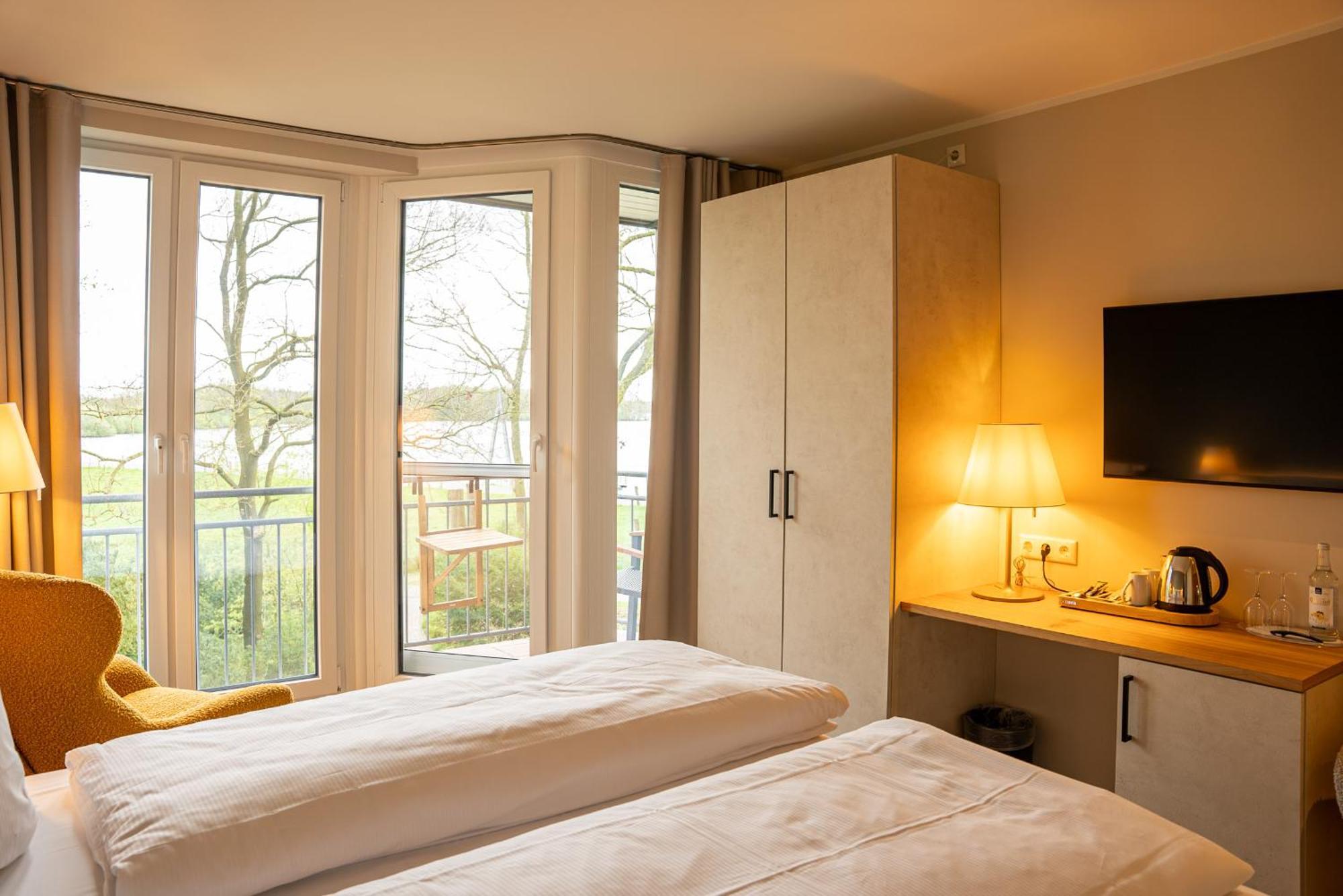 Hotel Seeblick Thuelsfeld ภายนอก รูปภาพ